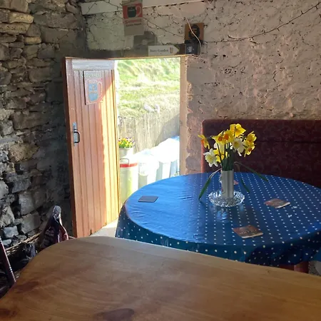 Glor Na D'tonnta Glamping Campervan